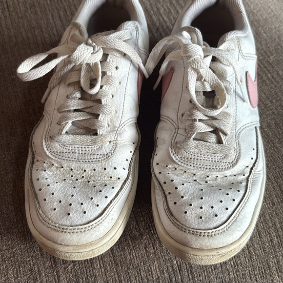 Nike Court Vision Sneakers, Women’s size 7.5, White &  Pink, PreOwned - Picture 9 of 16